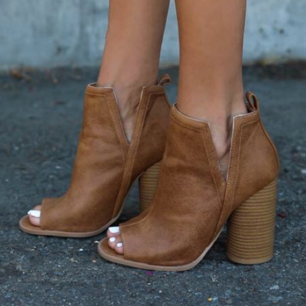 “Duffy” Peep Toe bootie from Vici Dolls
